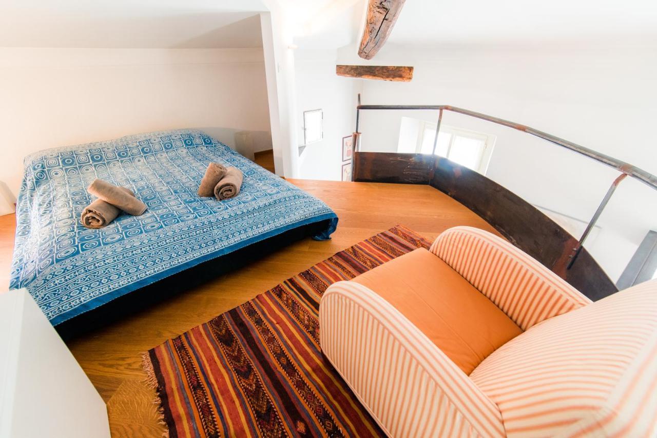 Appartement Antica Via Volta - The House Of Travelers *